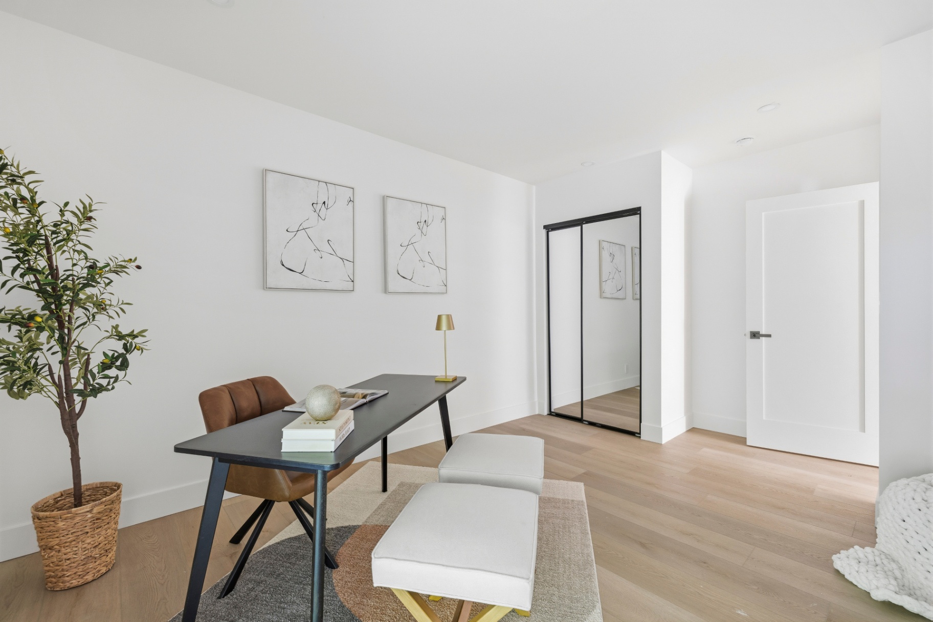 Flexible room set up as a home office